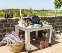 Galvaniseret havebord / spisebord med betonfliser og hjul