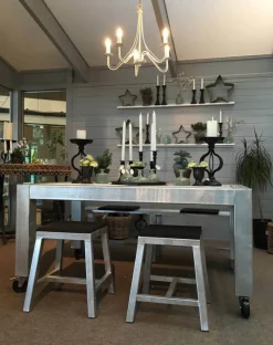 Galvaniseret havebord / spisebord med betonfliser og hjul