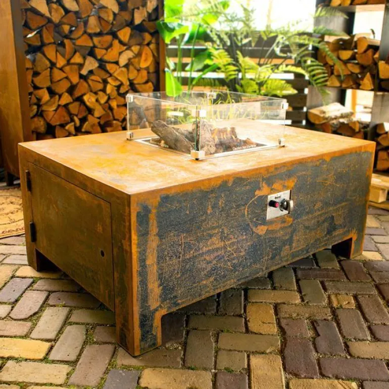 Ildbord i corten stål med brænder og glasskærm