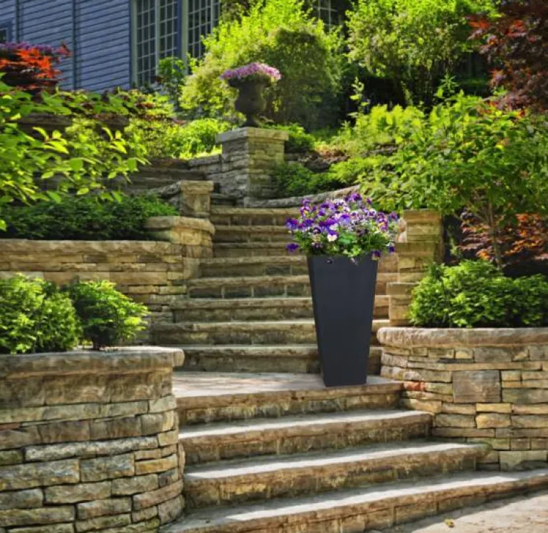 Krukker i gummi / recycled - Rund eller Firkantet - H.51cm