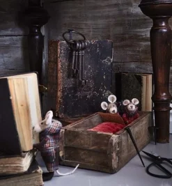 Nail / Rustik søm / jernsøm / spir i håndbanket sort smedejern