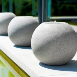 Rund Maicao Vandkunst i sten look med LED lys - Sort eller Grå