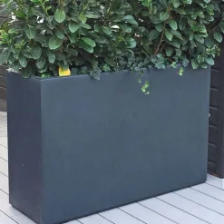 Smalle & høje aflange blomsterkummer i glasfiber / polyester