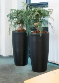 Sort vandtæt krukke med riller - H.67 + H.87cm