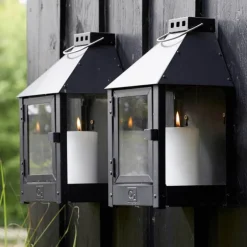 Sort væglanterne udendørs