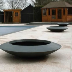 Store lave UFO krukker i glasfiber / polyester - Ø.120cm + Ø.200cm