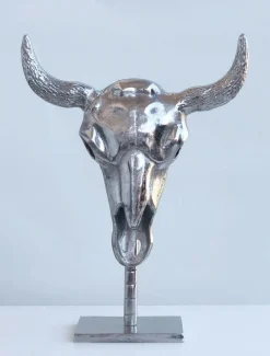 Stort tyrekranie med horn i aluminium på fod