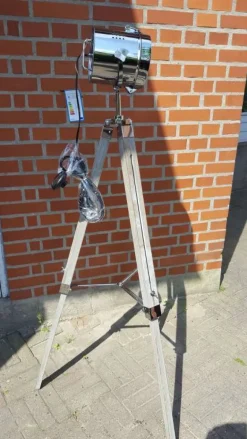 Studio tripod gulvlampe