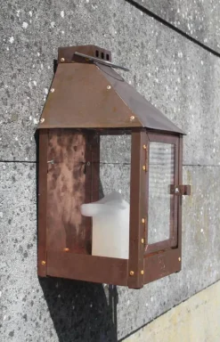 Væglanterne i massiv Kobber