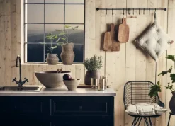 Vægstang i smedejern med kroge - 2 størrelser